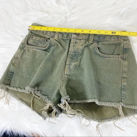 Subdued Vintage crop green Jean shorts 27 raw hem Summer Cute Stylish - Picture 3 of 8
